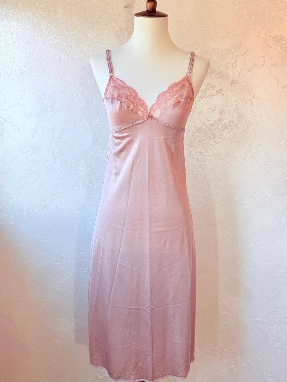 Vintage 1970s/80s Pink Lace Slip • Union Made USA • Size 32 • Romantic Lingerie